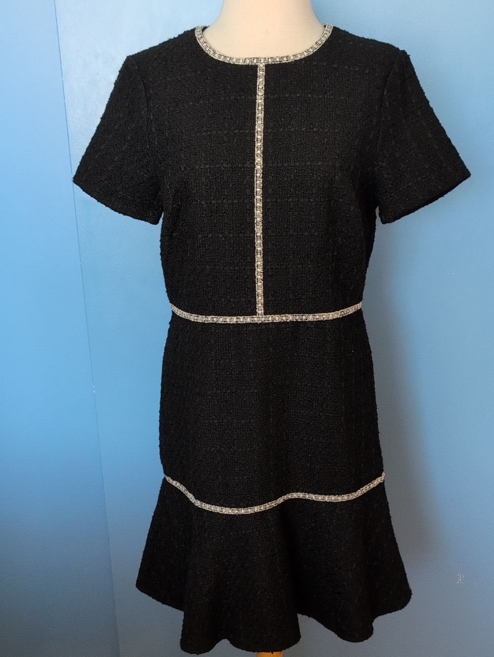 NWT Ann Taylor Contrast Trim Textured Tweed Flounce Dress Black Cream Size 8